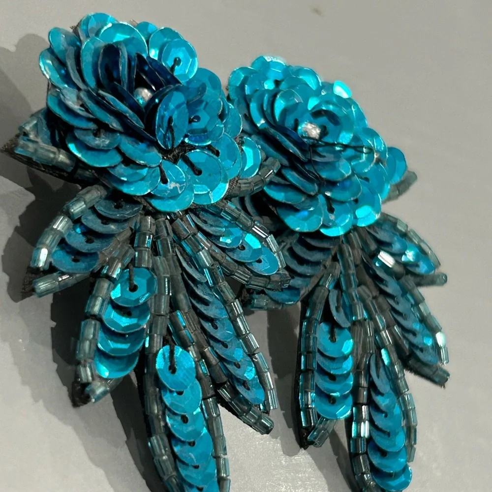 Turquoise Sequin Hand made vintage pierced earring new ( reduced) - Picture 5 of 16
